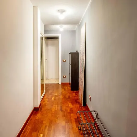 One Bedroom With Terrace Near Duomo Milan